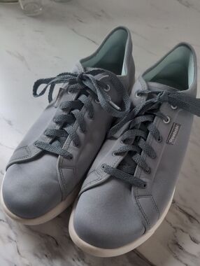 Reebok Gray Low-Top Neoprene Washable Sneakers